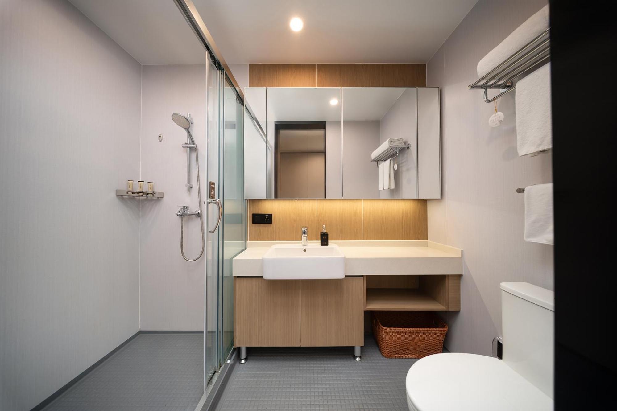 Cm Serviced Apartment Shenzhen Dongmen Екстер'єр фото