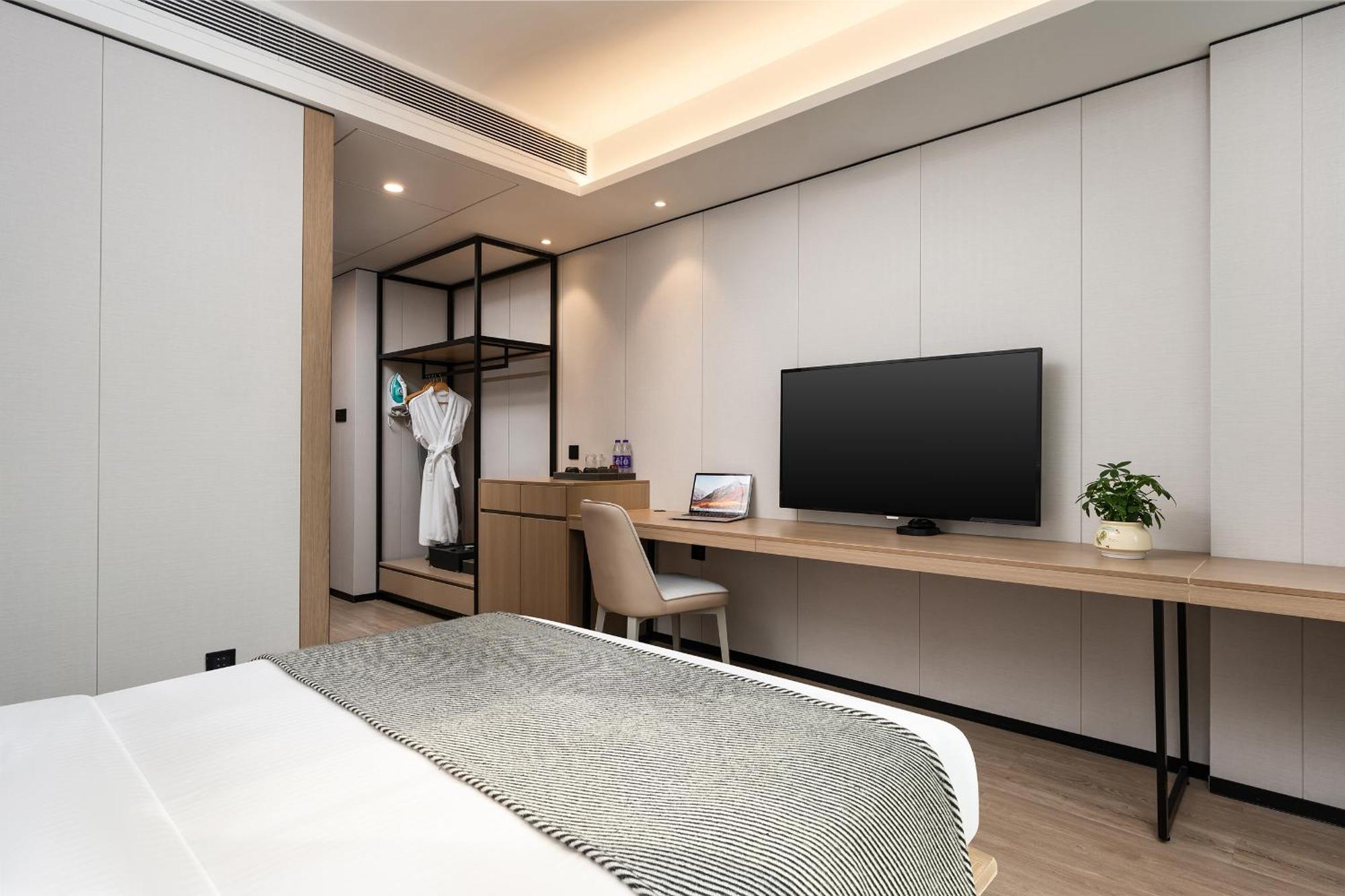 Cm Serviced Apartment Shenzhen Dongmen Екстер'єр фото